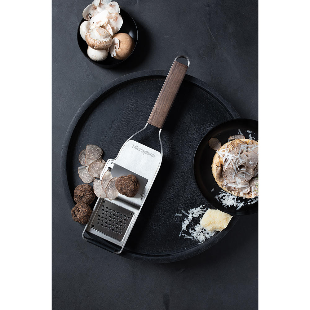 Râpe de cuisine Microplane® » Master «, accessoire à truffe 2in1, coupe & râpe